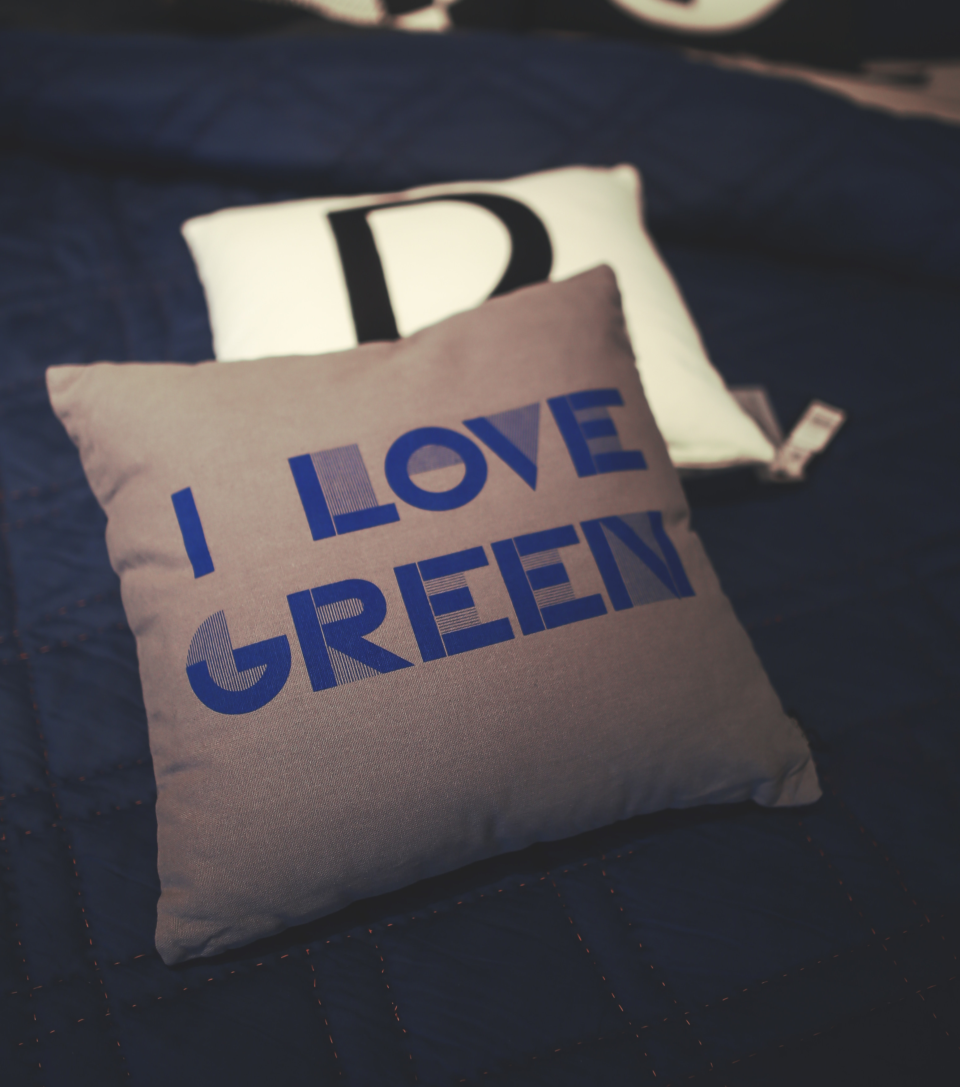 love-blue-bed-gift